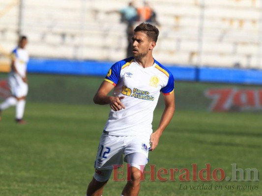 Guillermo Chavasco ha jugado 14 partidos con Olimpia y la mita de ellos han sido como titular. El zurdo uruguayo, tal como los otros tres extranjeros del Albo, llegó a los Merengues en este Clausura.