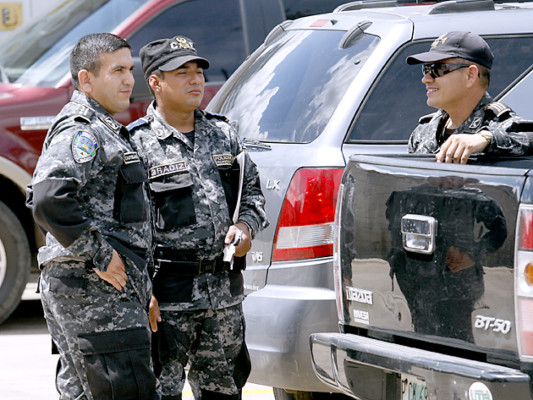 Investigarán a miembros de la Policía Nacional involucrados en delitos financieros