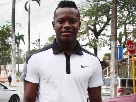 Júnior Lacayo: 'Prometo esfuerzo y goles'