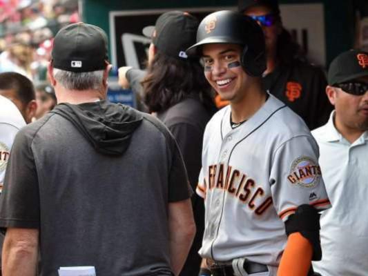 Fue futbolista y hoy triunfa como el único hondureño clasificado a una serie mundial del béisbol: trayectoria de Mauricio Dubón