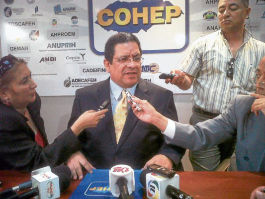 Cohep da colección de libros al Ihadfa