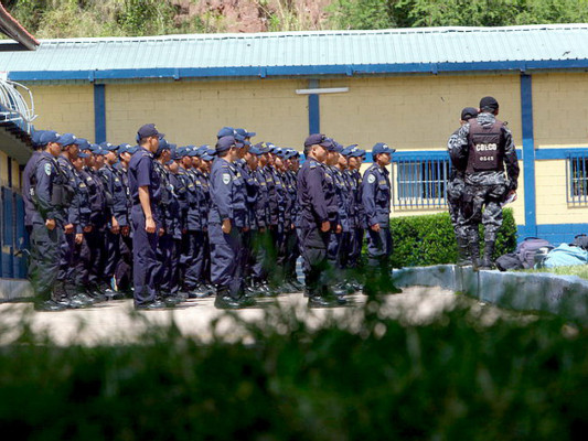 Anuncian separación de 80 policías