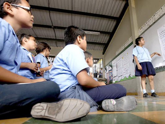 En 40 años, Honduras invirtió más de L.250 mil millones en educación