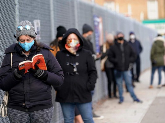 Estados Unidos promedia más de mil muertes diarias por covid-19