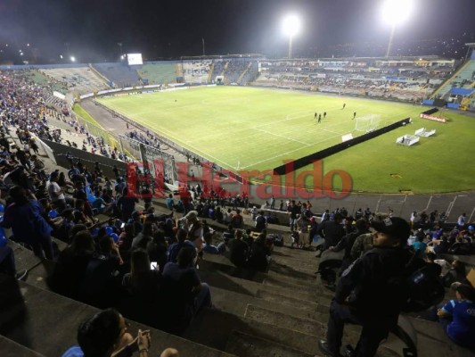 Motagüenses comienzan a llenar el Estadio Nacional para la gran final ante Herediano
