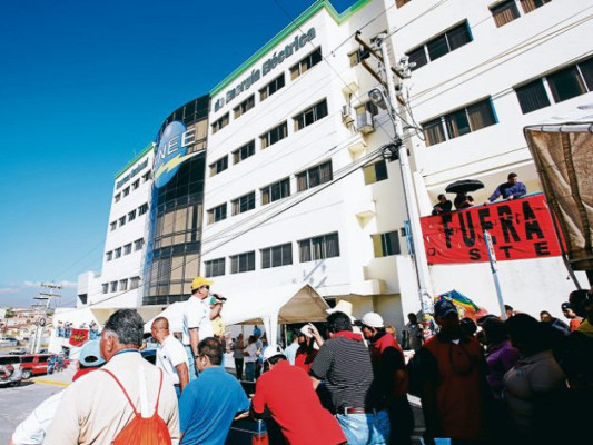 ENEE contrató 1,568 personas más en los últimos 30 meses