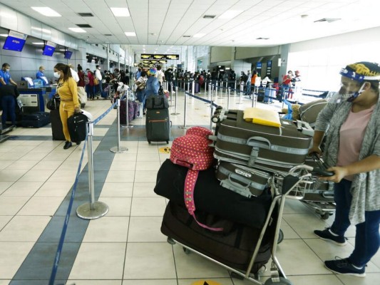 Panamá habilita vuelos comerciales de manera controlada
