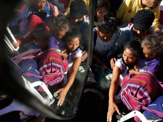 Medios mexicanos denuncian abusos de los que son víctimas los migrantes de la caravana