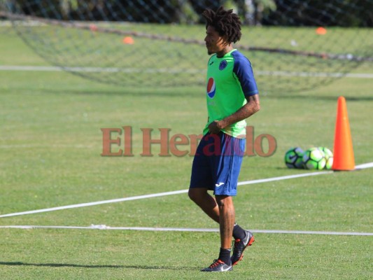 Henry Figueroa llegó puntual al entrenamiento de Motagua