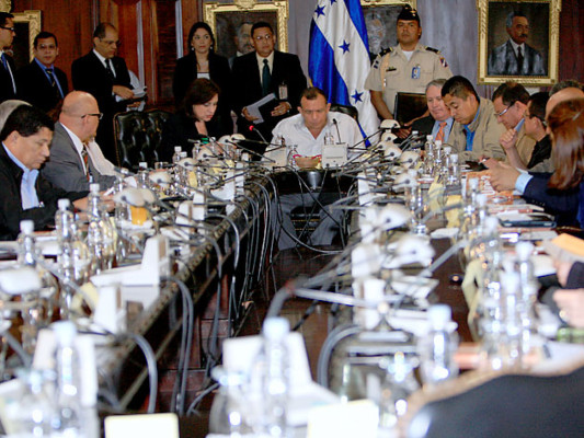 Presidente Lobo se solidariza con familia de Alfredo Villatoro