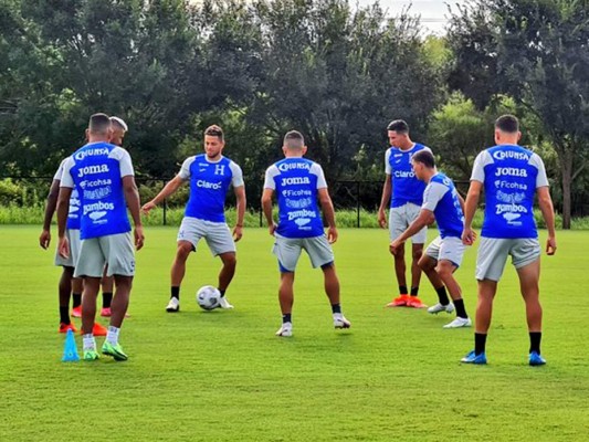 Honduras realiza su último entrenamiento en Houston antes de volar a Arizona