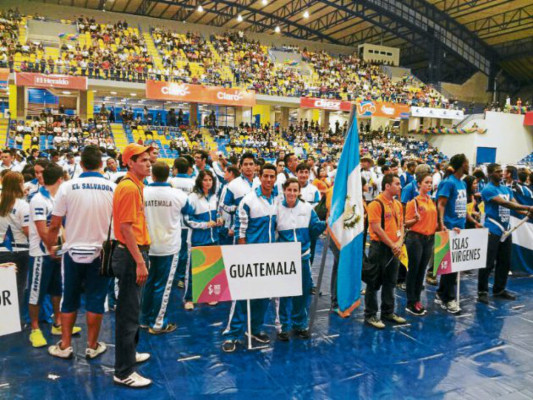 Excelso inicio de los Juegos Deportivos Universitarios 2013