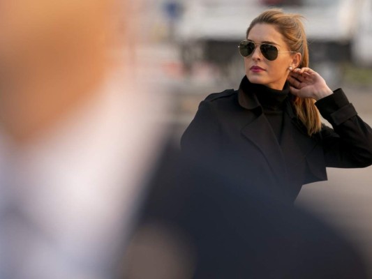 Colaboradora cercana a Trump da positivo a covid-19