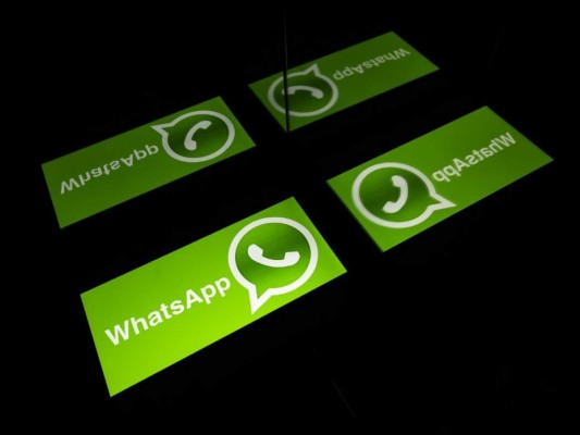 '¡Justo a tiempo para las fiestas. Buenas compras a través de WhatsApp!', lanzó la aplicación. Foto: AFP.