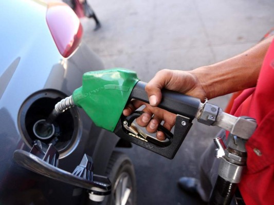 La factura petrolera bajó en casi 200 millones de dólares