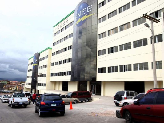 ENEE aún no traslada las rebajas del bunker a las tarifas eléctricas