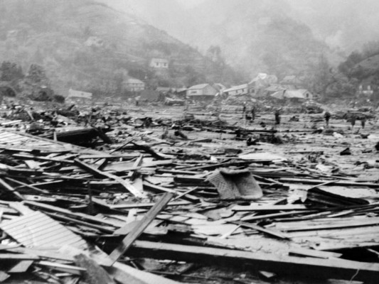 Esta foto de archivo tomada el 5 de junio de 1960 en Valdivia, Chile, muestra los restos del puerto de Corral, en la provincia de Valdivia, Chile, después de que un fuerte terremoto y maremoto golpeara la zona. Foto AFP