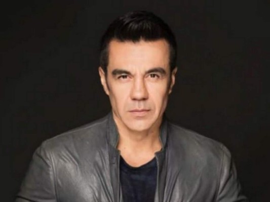 Rayo golpeó avión en el que viajaba el comediante Adrián Uribe