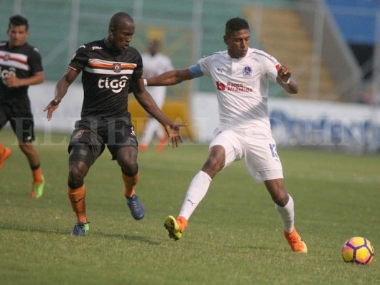 Olimpia derrotó 2-0 en amistoso al Águila de El Salvador