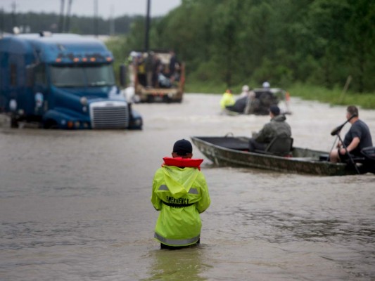 Venezuela aportará 5 millones de dólares a afectados por Harvey en EEUU