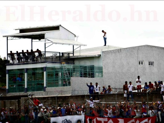 Restrepo evita hablar de ofertas de la India tras partido amistoso en Cantarranas