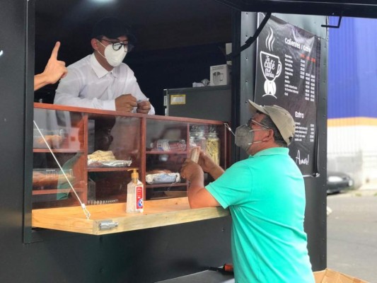 Capitalinos emprendedores venden café sobre ruedas