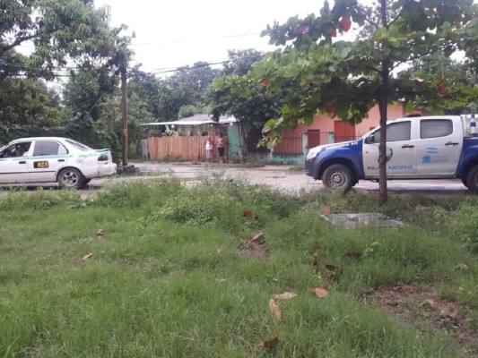 Desconocidos paran un taxi para acribillar a su conductor en La Lima