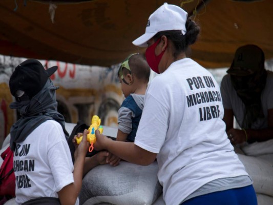 En México, las mujeres toman las armas para defenderse (Fotos)  