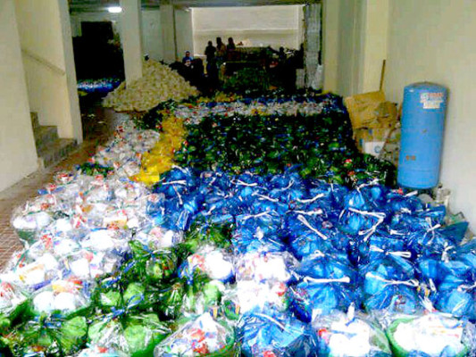 Con canastas y flores, políticos buscan favor de madres hondureñas