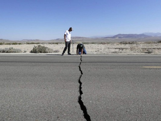 Réplicas de sismo de 7.1 en California podrían durar meses