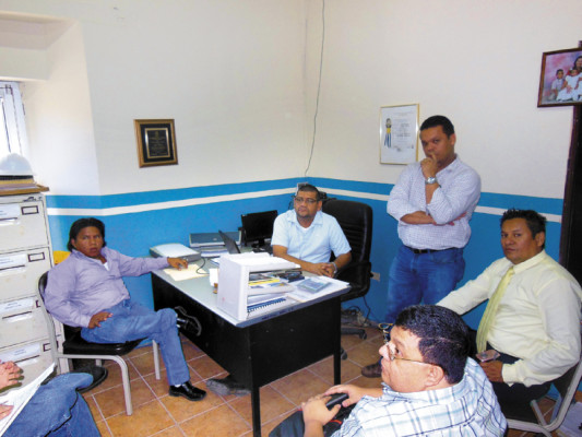 Intervienen oficinas de la ENEE de Comayagua