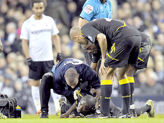 Suspendido Tottenham-Bolton tras desmayo de Muamba