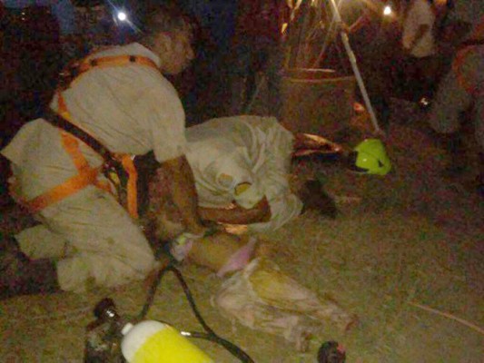 Muere niña que entró a pozo para sacar ramas