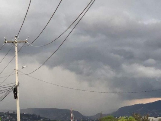 Por 24 horas más continuarán las lluvias en el territorio hondureño