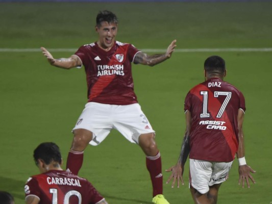 River Plate rescata empate en noche de protestas en Colombia