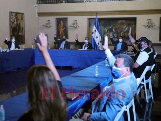 Con recurso ante la CSJ buscan revertir pago de prestaciones a ministros