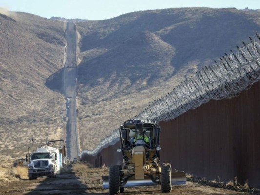 El 'muro de Trump', una promesa a medio cumplir que rompe huesos y sueños  