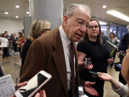 ¿Cuáles fueron los 12 senadores republicanos que votaron contra la emergencia nacional de Trump?