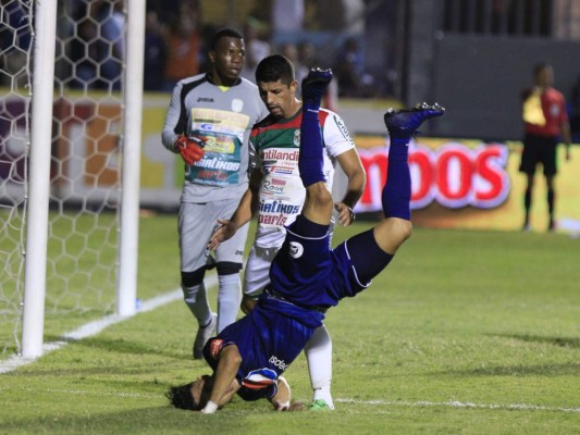 En Zona Radio:Aficionados del Marathón siguen molestos por el arbitraje de Geovanny Mendoza