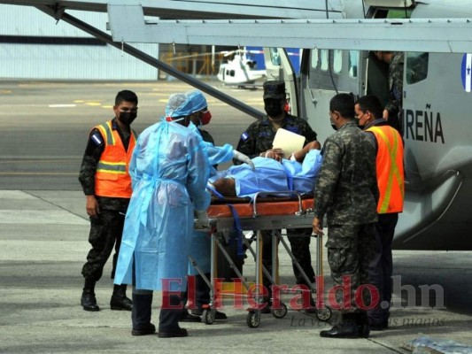 Así fue el traslado a Tegucigalpa de los heridos tras el voraz incendio en Guanaja