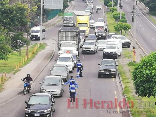 Estrictos operativos para verificar circulación de placas impar en la capital