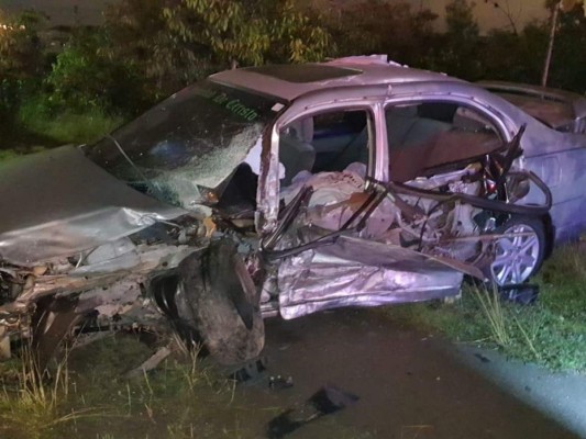 FOTOS: Los destrozos del fatal accidente que dejó un muerto en el anillo periférico
