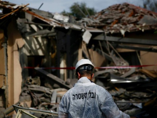 Israel bombardea a Hamas luego de cohete lanzado desde Gaza