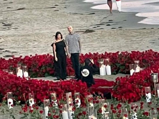 Los detalles del compromiso entre Kourtney Kardashian y Travis Barker (Fotos)  