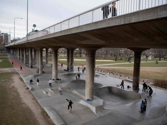 La tranquila vida en Suecia, pese a polémica por su respuesta al Covid-19 (FOTOS)