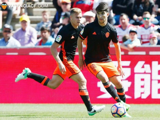 Valencia logra su tercera victoria consecutiva ante el Granada