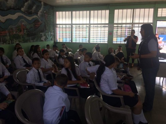 Estudiantes de la Escuela Paquita Guerrero conocieron al Coronel Pet