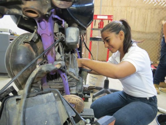 Con formación empresarial buscan evitar la emigración en Comayagua
