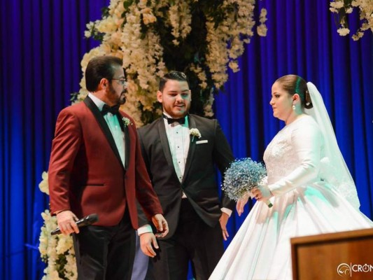 Hija de pastor German Ponce se casa en multitudinaria boda en San Pedro Sula