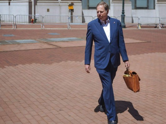 Polémica por despido de Geoffrey Berman, fiscal que investigaba aliados de Trump